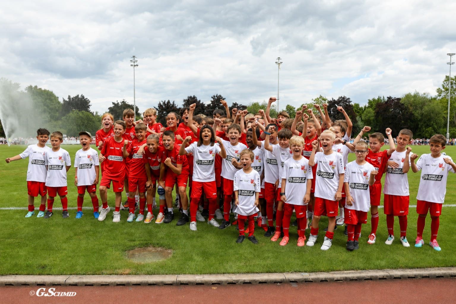 Nachwuchsspieler der SVF Talentakademie im Stadion